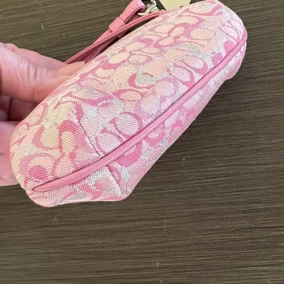 Coach Kisslock Wristlet Pink Lurex Signature C - Picture 9 of 12